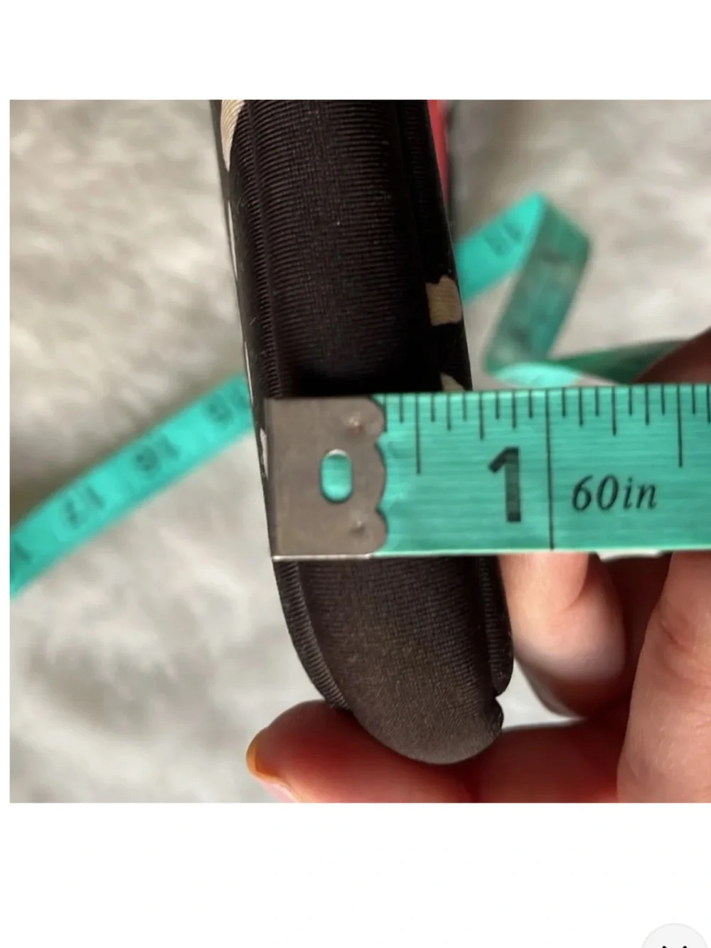 Kate Spade ♠️ black & white neoprene padded tablet case